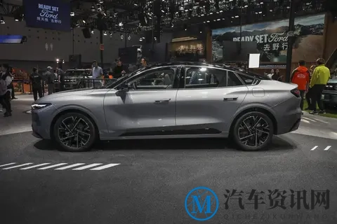 福特新蒙迪欧亮相！标配8155芯片，外观内饰焕新，会提升销量吗？-2