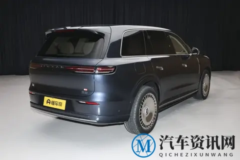 岚图泰山：华为乾崑 ADS 4，三腔空气悬架，这台大六座 SUV 值得一看-2