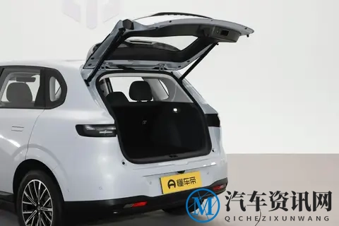 低至9.08万元的全球车，零跑B10这波福利，太香了！-2