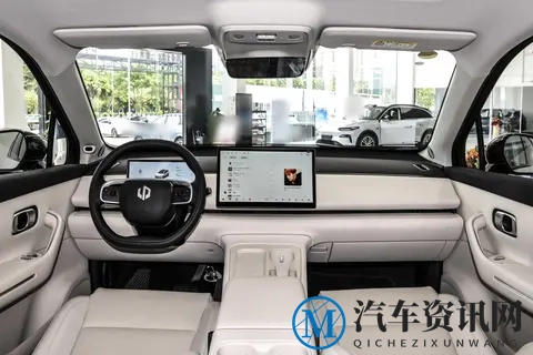 家庭出行新选择:15万级六座SUV零跑C16,冰箱彩电大沙发全都有!-2