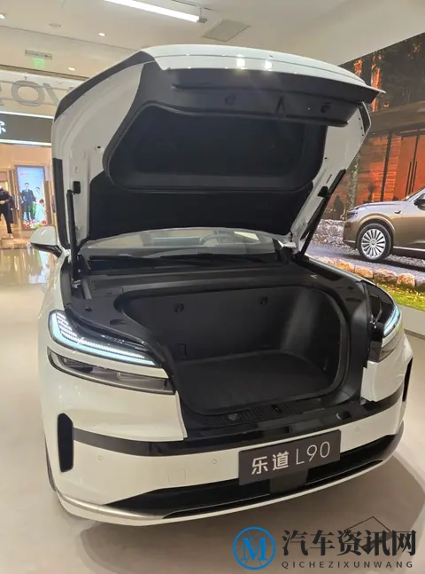 试驾完三台热门大三排SUV后，我被它打动了-2