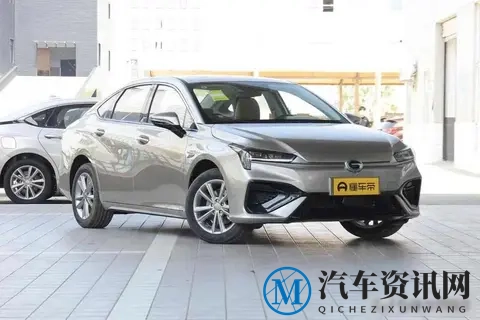 心酸!11月纯电车迎来“大降价”多款降幅达50%,豪华车成重灾区-3