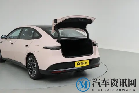 东风日产N7：定位豪华纯电轿车，高智能+强安全，适合家庭使用-3