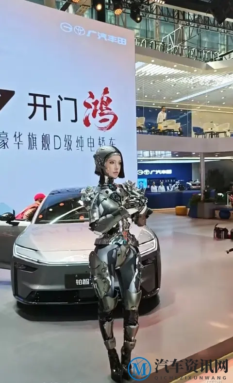 车展越来越无聊？“机器人+汽车”怎么样？-3