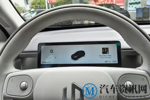 零跑 B10 国内外价格差 2.5 倍？揭秘中国新能源车出海的性价比密码-3