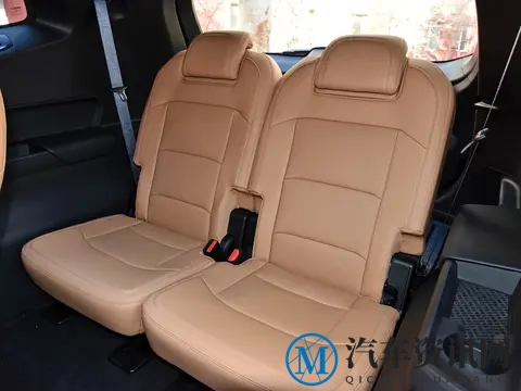 新款吉利豪越L拿出了诚意！不到10万元买中型SUV，能否让你心动？-2