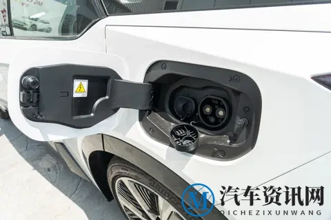 丰田这次来真的！12.98万起售，续航630km，一汽丰田bZ5香不香？-1