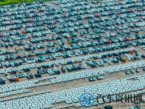 2025汽车行业技术革新盘点：新能源与智能化的核心发展方向-2