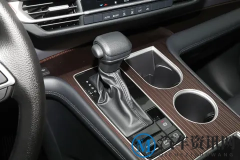 2024 款丰田格瑞维亚 家庭 MPV 实用性深度剖析-1