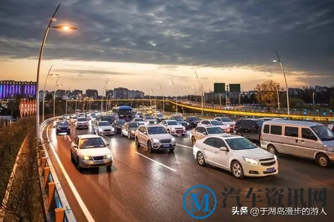 告别堵车焦虑！10个硬核堵车技巧，防加塞、省油耗，通勤族必看-3