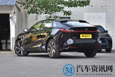 年轻人必看！一汽丰田 bZ5，外观时尚、内饰豪华，家用再合适不过-1