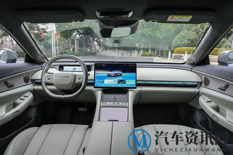 黄金增程+智能底盘+猎鹰辅助驾驶，星纪元ES实力圈粉新用户-3