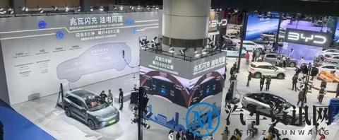 中国汽车比参数没意思了 开始拼颜值了 但问题藏在车灯里。-3