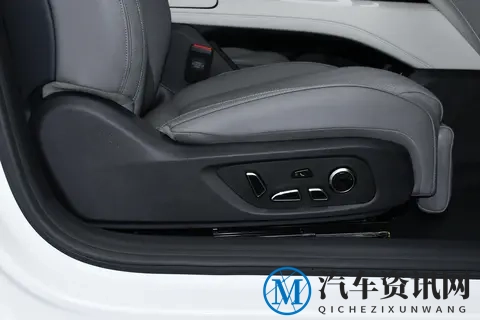 深蓝L07:华为加持,科技座舱,告别里程焦虑,香极了-3