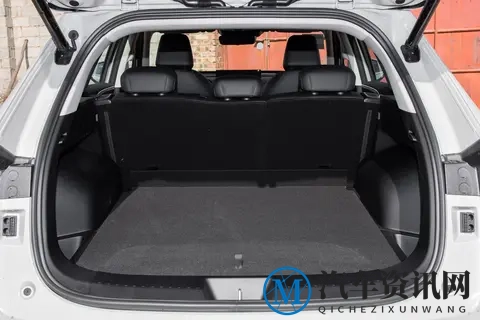 10.39万起，2.0T+9DCT动力组合，油耗7.4L，哈弗H6L有多能打？-3
