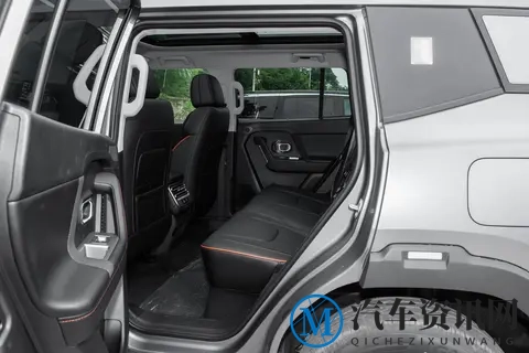 硬派SUV又来新宠，1.5T+双电机混动+四驱，2810mm轴距，仅14.99万-1