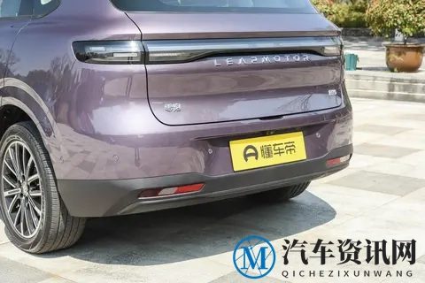 10万级可选纯电?欧盟认证的全球车,9.08万起零跑B10真的香?-2
