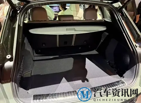 广州车展:一汽奥迪新Q5L官宣,配五代EA888引擎,内饰太夸张!-2