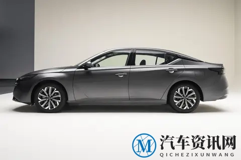 华为鸿蒙座舱版上市倒计时，天籁能否凭借智能化扳回一城？-2
