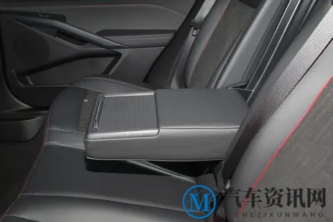 B级车15万预算，要动力还是省心？蒙迪欧2.0T豪华型值得一看-1