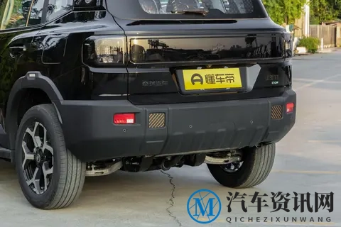 奇瑞添新车,定位15万级硬派插混SUV,三电机四驱+大空间,值吗?-3