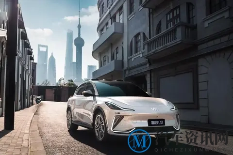 华为高调,Momenta低调,但智能驾驶的“装”法本来就不止一种-1