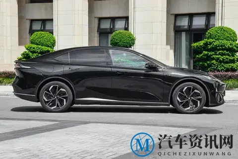 15万级高性价比新能源轿车！深蓝L07实测：华为乾崑+660km续航-1