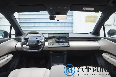 厌倦了开“胖头鱼”？这辆5.3s加速的小钢炮，让你找回驾驶欲-3