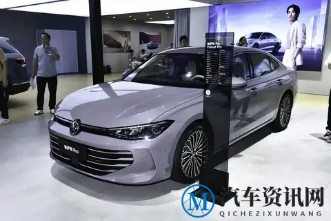 榜首易主,10月燃油轿车销量榜 ,朗逸排第3、红旗H5升第9名-1
