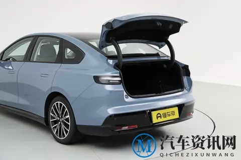 家用纯电轿车选购指南：零跑B01是否值得买？看完这篇再决定-1