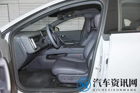 零跑Lafa5体验:年轻人的个性之选,不止于颜值-1