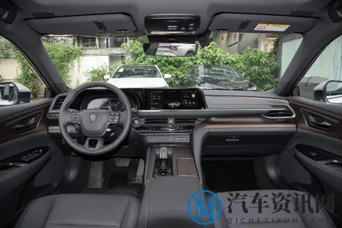 进口皇冠 29.9 万起怎么选 结合用车成本与场景的实用指南-1