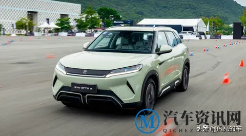 不是技术不行，是习惯不同！比亚迪为CarPlay砍掉旋转屏-1