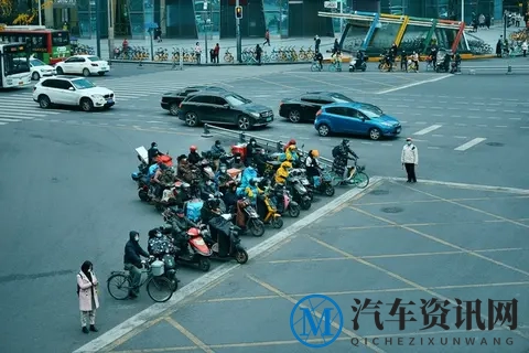 固液并用电动车又要换代-2
