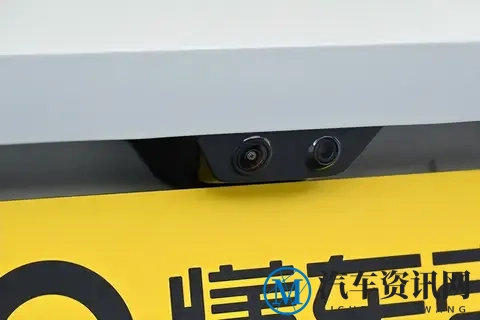 新车 | 售13.49万元起_标配激光雷达_定位中型车，深蓝L06正式上市-1