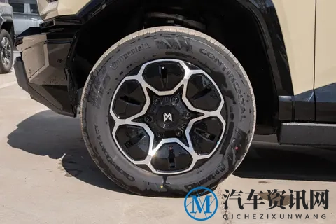 全域征服者：体验猛士M817的“全栈华为”智慧与硬核越野灵魂-2