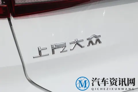 带娃出行不拥挤!朗逸Pro藏着AI黑科技,后排跷腿无压力-3